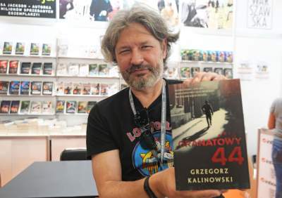 Gwiazdy dopisały na Targach Książki, rozpoznajecie tych autorów? - zdjęcie 36