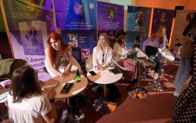 Gwiazdy dopisały na Targach Książki, rozpoznajecie tych autorów? - zdjęcie 3