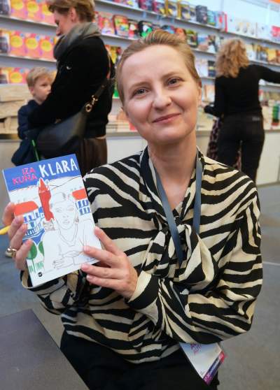 Gwiazdy dopisały na Targach Książki, rozpoznajecie tych autorów? - zdjęcie 12