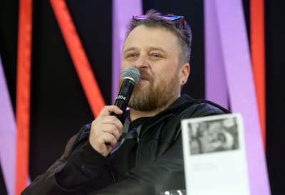 Gwiazdy dopisały na Targach Książki, rozpoznajecie tych autorów? - zdjęcie 9