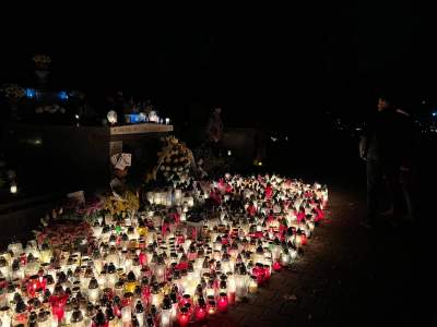 Miejsca, w których zapłonęło najwięcej zniczy, pamięć ma znaczenie - zdjęcie 13