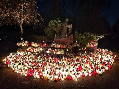 Miejsca, w których zapłonęło najwięcej zniczy, pamięć ma znaczenie - zdjęcie 17