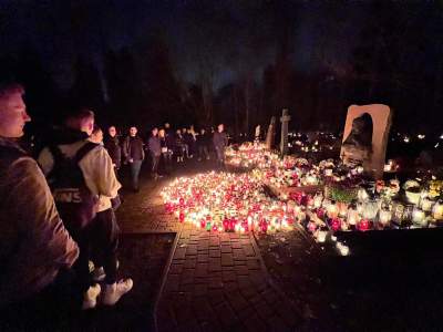 Miejsca, w których zapłonęło najwięcej zniczy, pamięć ma znaczenie - zdjęcie 18