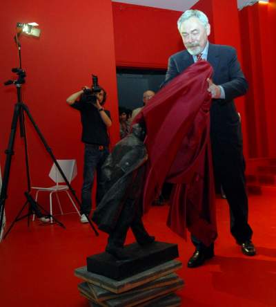 Z taczkami, łopatą, pistoletem i w kostiumie: epoka Jacka Majchrowskiego - zdjęcie 35