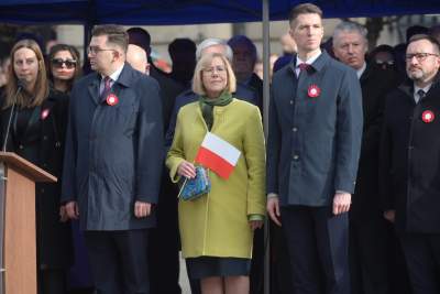 Kraków świętuje 11-Listopada: tłum na defiladzie z akcentem lotniczym - zdjęcie 7