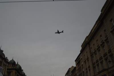 Kraków świętuje 11-Listopada: tłum na defiladzie z akcentem lotniczym - zdjęcie 21