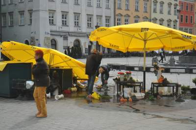 Kwiaciarki na Rynku Głównym: tak to kiedyś wyglądało... - zdjęcie 6