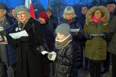 Odsłonęcie tablicy pamięci Piotra Szczesnego "Szarego Człowieka" - zdjęcie 13