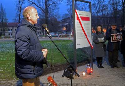 Odsłonęcie tablicy pamięci Piotra Szczesnego "Szarego Człowieka" - zdjęcie 8