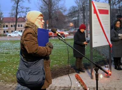Odsłonęcie tablicy pamięci Piotra Szczesnego "Szarego Człowieka" - zdjęcie 7