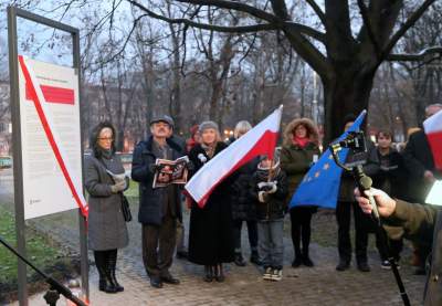 Odsłonęcie tablicy pamięci Piotra Szczesnego "Szarego Człowieka" - zdjęcie 5