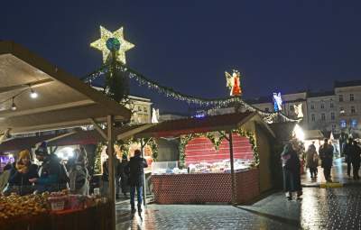 Nowe stoiska i nowe... ceny. Trwa jarmark bożonarodzeniowy - zdjęcie 7