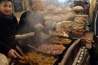 Nowe stoiska i nowe... ceny. Trwa jarmark bożonarodzeniowy - zdjęcie 20