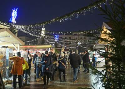 Nowe stoiska i nowe... ceny. Trwa jarmark bożonarodzeniowy - zdjęcie 12