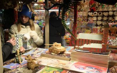 Nowe stoiska i nowe... ceny. Trwa jarmark bożonarodzeniowy - zdjęcie 13