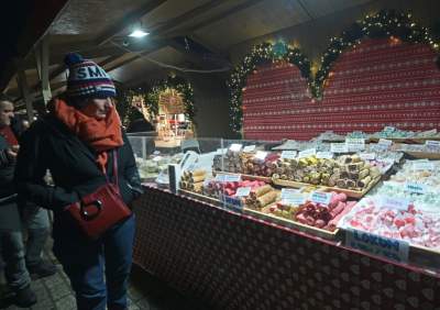 Nowe stoiska i nowe... ceny. Trwa jarmark bożonarodzeniowy - zdjęcie 3