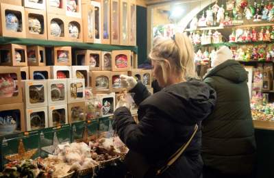 Nowe stoiska i nowe... ceny. Trwa jarmark bożonarodzeniowy - zdjęcie 17