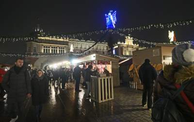 Nowe stoiska i nowe... ceny. Trwa jarmark bożonarodzeniowy - zdjęcie 24