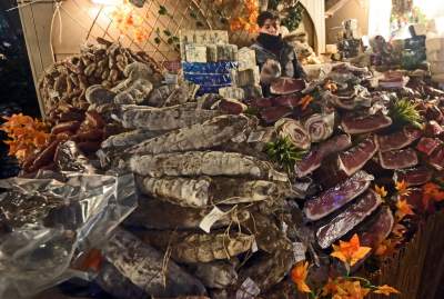 Nowe stoiska i nowe... ceny. Trwa jarmark bożonarodzeniowy - zdjęcie 21