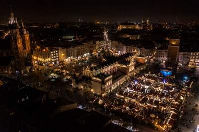 Świąteczny Rynek z najpiękniejszej perspektywy. Jak z bajki... - zdjęcie 1