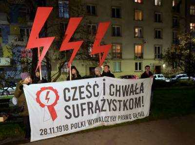 Pikieta na Skwerze Praw Kobiet: "Sporo jest jeszcze do wywalczenia" - zdjęcie 10