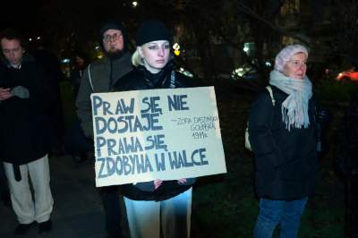 Pikieta na Skwerze Praw Kobiet: "Sporo jest jeszcze do wywalczenia" - zdjęcie 11