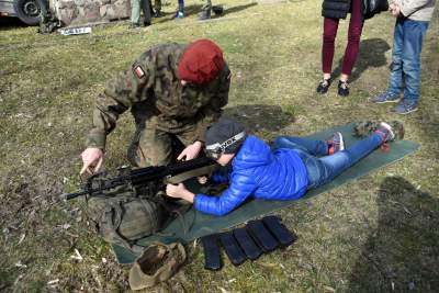 Kto odpowie na apel? Zachęcano w piknikowej atmosferze - zdjęcie 5