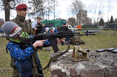 Kto odpowie na apel? Zachęcano w piknikowej atmosferze - zdjęcie 21