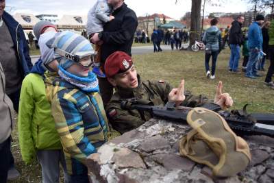 Kto odpowie na apel? Zachęcano w piknikowej atmosferze - zdjęcie 24