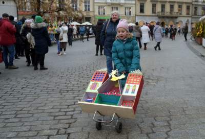 Krakowskie szopki z ukraińskim akcentem. Jest też szopka w słoiku - zdjęcie 10