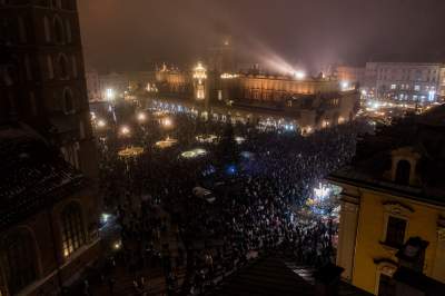 To był mglisty, ale piękny wieczór, zabłysnęły tysiące światełek - zdjęcie 2