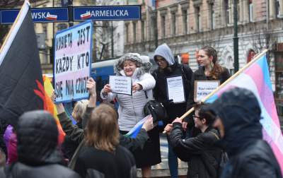 "Kobietą jest każdy kto się nią czuje" - zdjęcie 24