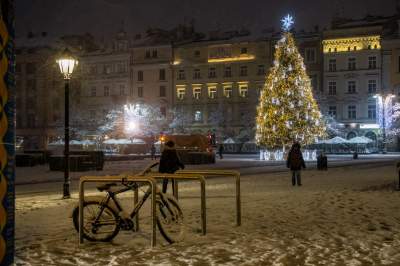 Synoptycy "dotrzymali słowa", zima w Krakowie na całego - zdjęcie 4