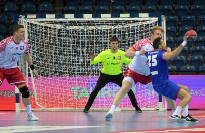 "Dotykaj delikatnie, bezszelestnie ciepłem palców..." Ręczna w obiektywie - zdjęcie 7