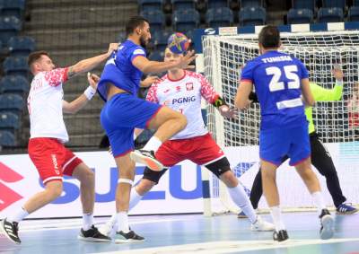 "Dotykaj delikatnie, bezszelestnie ciepłem palców..." Ręczna w obiektywie - zdjęcie 15