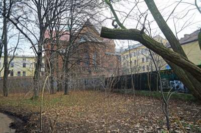 Park odzyskany przez miasto, ostatnie porządki przed otwarciem - zdjęcie 11