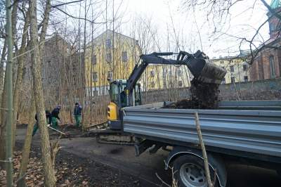 Park odzyskany przez miasto, ostatnie porządki przed otwarciem - zdjęcie 3