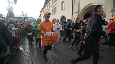 Biegiem do Nowego Roku, tu liczył się strój zawodników... - zdjęcie 5