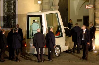 Benedykt XVI w Krakowie, okno papieskie nie było jeszcze zamurowane - zdjęcie 9