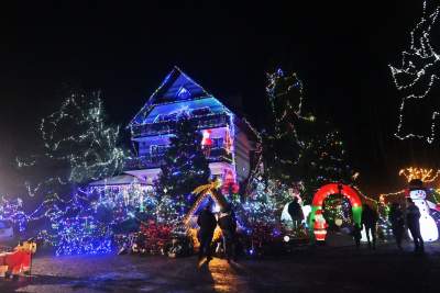 Niecodzienna iluminacja domu koło Krakowa, przykuwa uwagę - zdjęcie 24