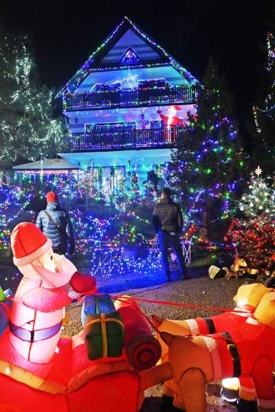 Niecodzienna iluminacja domu koło Krakowa, przykuwa uwagę - zdjęcie 9