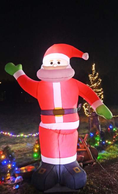 Niecodzienna iluminacja domu koło Krakowa, przykuwa uwagę - zdjęcie 3