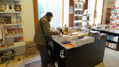 Księgarnia Pod Globusem (przed remontem) - zdjęcie 6