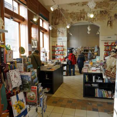 Księgarnia Pod Globusem (przed remontem) - zdjęcie 7