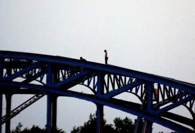 Na tym moście wiele się działo, były sceny radosne, ale i dramatyczne - zdjęcie 18