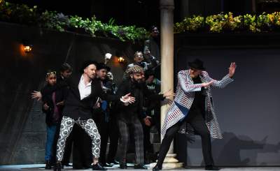 Cyrulik z rozmachem, czyli na scenie będzie się działo... - zdjęcie 7