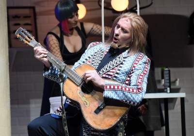 Cyrulik z rozmachem, czyli na scenie będzie się działo... - zdjęcie 15