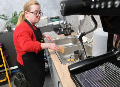 Pierwsza w Krakowie kawiarnia prowadzona przez ludzi z zespołem Downa - zdjęcie 23