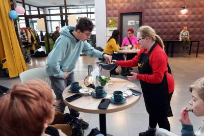 Pierwsza w Krakowie kawiarnia prowadzona przez ludzi z zespołem Downa - zdjęcie 14