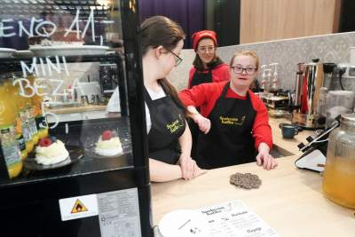 Pierwsza w Krakowie kawiarnia prowadzona przez ludzi z zespołem Downa - zdjęcie 28